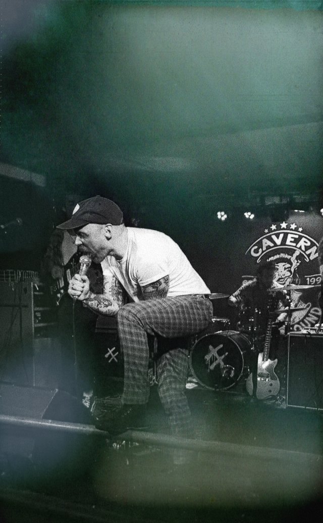 Great to see the Black Anchors family out in force last night in Exeter. Always a pleasure to play at The Cavern.