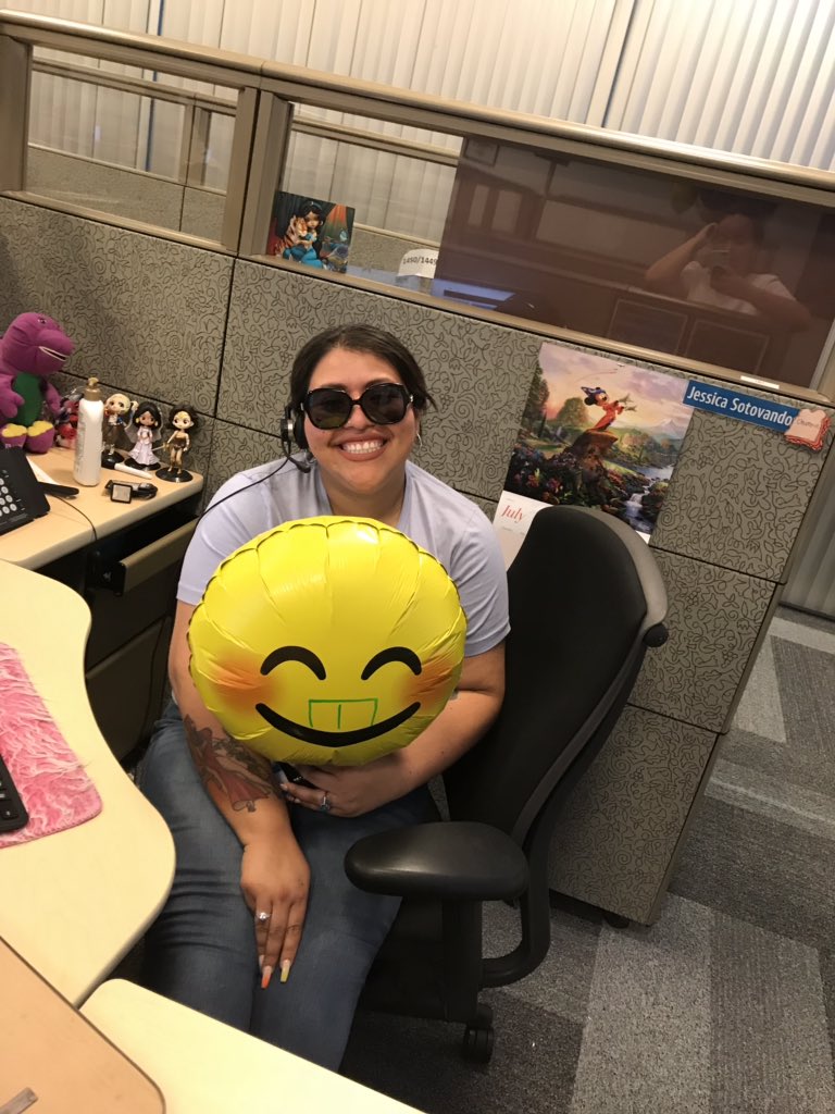 MichVPeterson4's tweet photo. Starting us off today @JessMelMSS finding her customer a personalized solution 📲💵💵 #TeamFrantastic @franserranomss @loo_lewis @N_Vega_Guadian @KathyValladare8 @anthonyetuggle @carawfields @4jbar @sulliman_zamani https://t.co/GG72kWA1kc