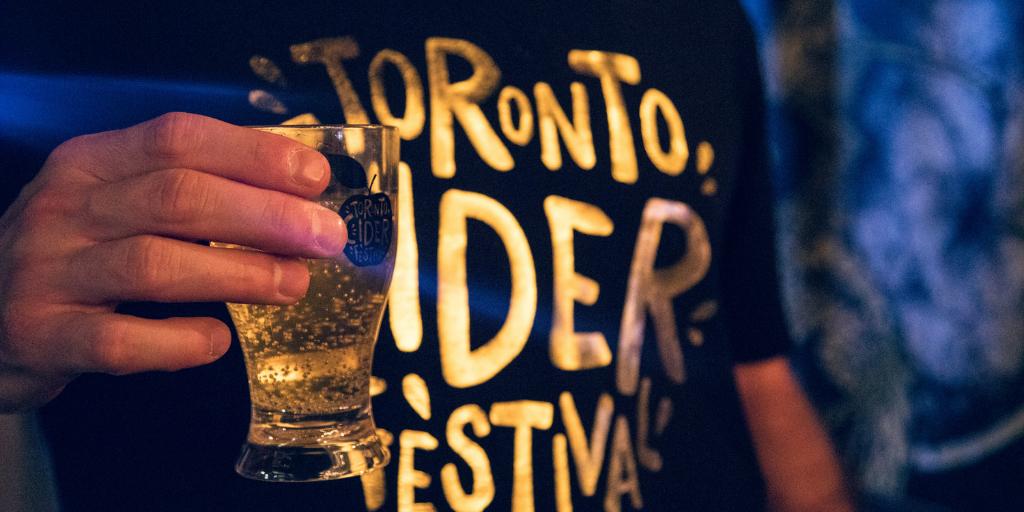 Restaurants Canada (@restaurantsca) on Twitter photo 🍎 #CONTEST ALERT! 🍎 We're giving away a pair of tickets to <a href="/TOciderfest/">Toronto Cider Festival</a> Waterfront Day Drinking session from 11AM until 4PM on Aug. 24th! Want to join us for a pint? Be following us & <a href="/TOciderfest/">Toronto Cider Festival</a> & RT this for a chance to win! #cider #toronto #giveaway bit.ly/2SLTfmz 🍎 #CONTEST ALERT! 🍎 We're giving away a pair of tickets to <a href="/TOciderfest/">Toronto Cider Festival</a> Waterfront Day Drinking session from 11AM until 4PM on Aug. 24th! Want to join us for a pint? Be following us & <a href="/TOciderfest/">Toronto Cider Festival</a> & RT this for a chance to win! #cider #toronto #giveaway bit.ly/2SLTfmz