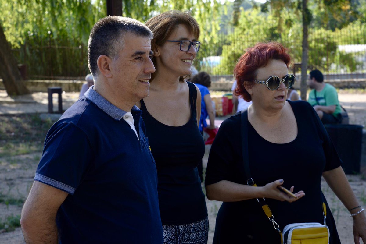 vinasxifra's tweet photo. Afrontem ja el final de la Festa Major i després de la Feixina cap a donar un cop mà amb el cremat que preparen la Colla M'ho Passo Bé amb col.laboració amb l'Associació de Veïns del Veïnat.

Tot plegat per rematar la #FMSalt19 amb Havaneres. Visca #Salt i la seva Festa Major! https://t.co/ilhtfLtjlh