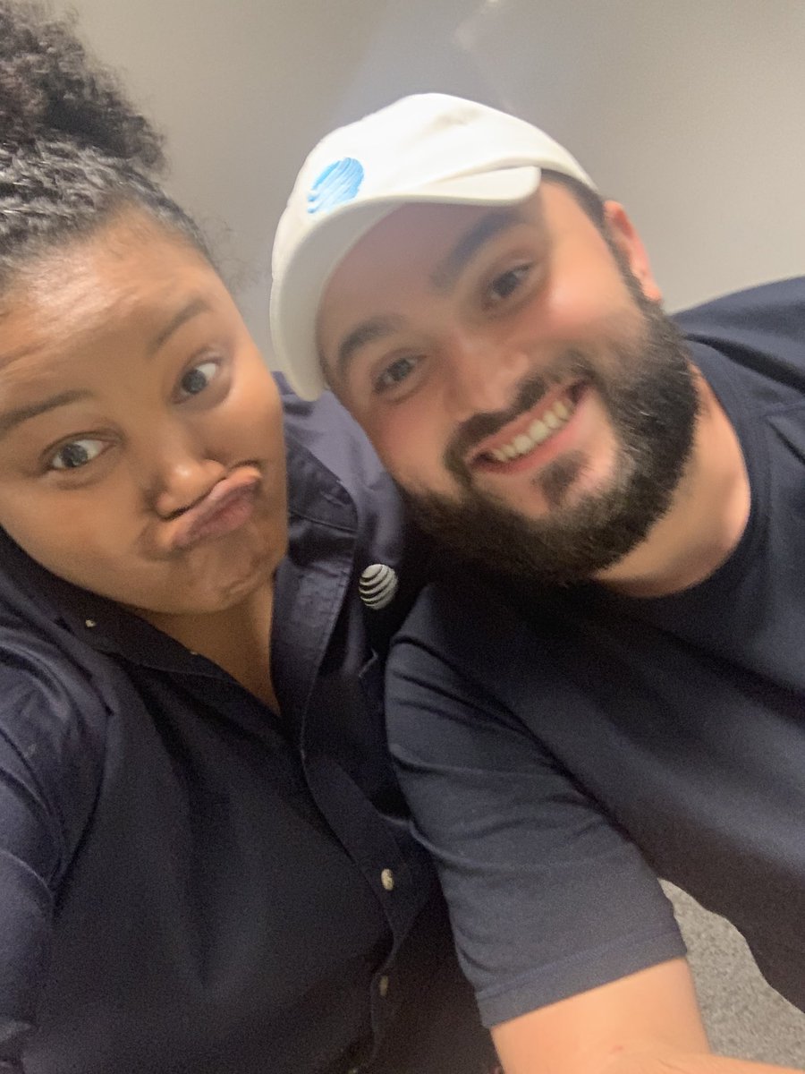 KrisBoyd425's tweet photo. Introducing the Fellas of the Fun Committee. All my fellas @GregRog31609411 @RayOHPA @Que_macon @MusicSaviour JUST missing @LewDiGio ❤️ Another Awesome Event #CasiNOHnight #MondayMood #Q2Recognition #OHPA #ohpacalypse https://t.co/XziitFr8IU