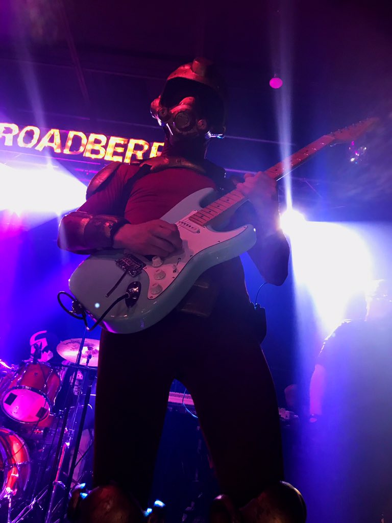 shiromisa's tweet photo. Pics from the #twrp show 7/25 at the #Broadberry in #RVA! Thread incoming, there’s a lot 😍 #twrpband https://t.co/YkIFFY2Ce7