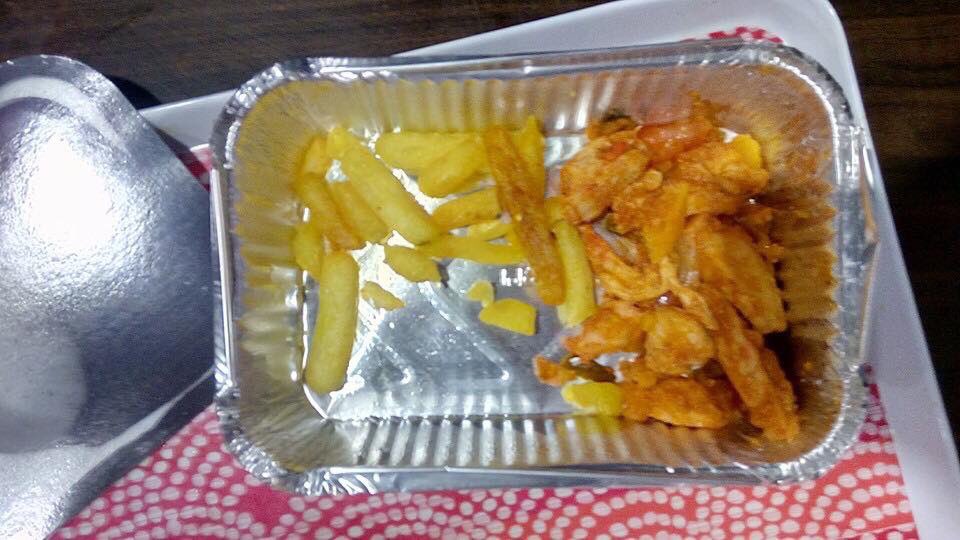 ZahraaHAlasadi1's tweet photo. This is what the Iraqi government give to resident doctor after a 24 hours call!
نموذج لأعاشة الطبيب العراقي بعد مناوبة لمدة ٢٤ ساعة.
#SaveIraqiDoctors2 https://t.co/yKrHML5dlH