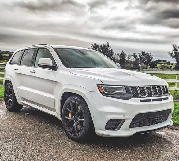 AnciraCJDR's tweet photo. Styled to catch your eye. #JeepGrandCherokee https://t.co/vGBr6kGGI6