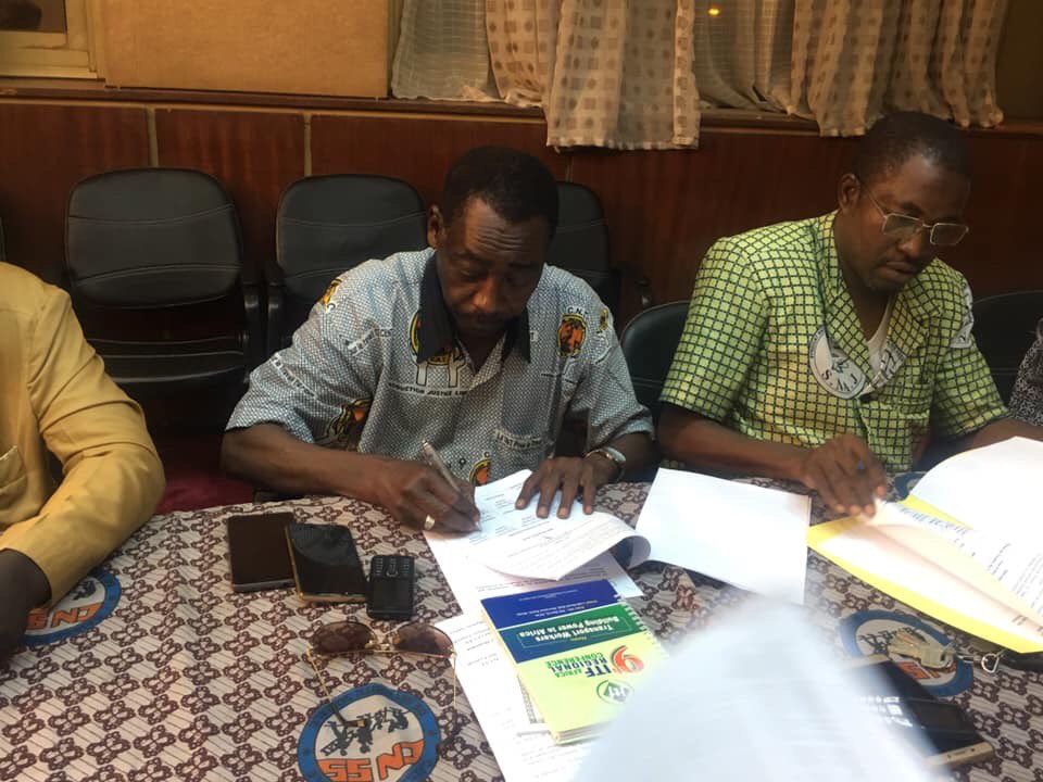 MBOOfficiel's tweet photo. Signature d’un protocole d’accord pré-électoral entre le gouvernement du Niger, et les centrales syndicales des travailleurs ci-après : #CDTN #CGSL #CGT #CNT #CSTN #UDTN #UGTN #UNSAAN #USLAN #USLT #USPT #USTN https://t.co/gdgOyfDjm0