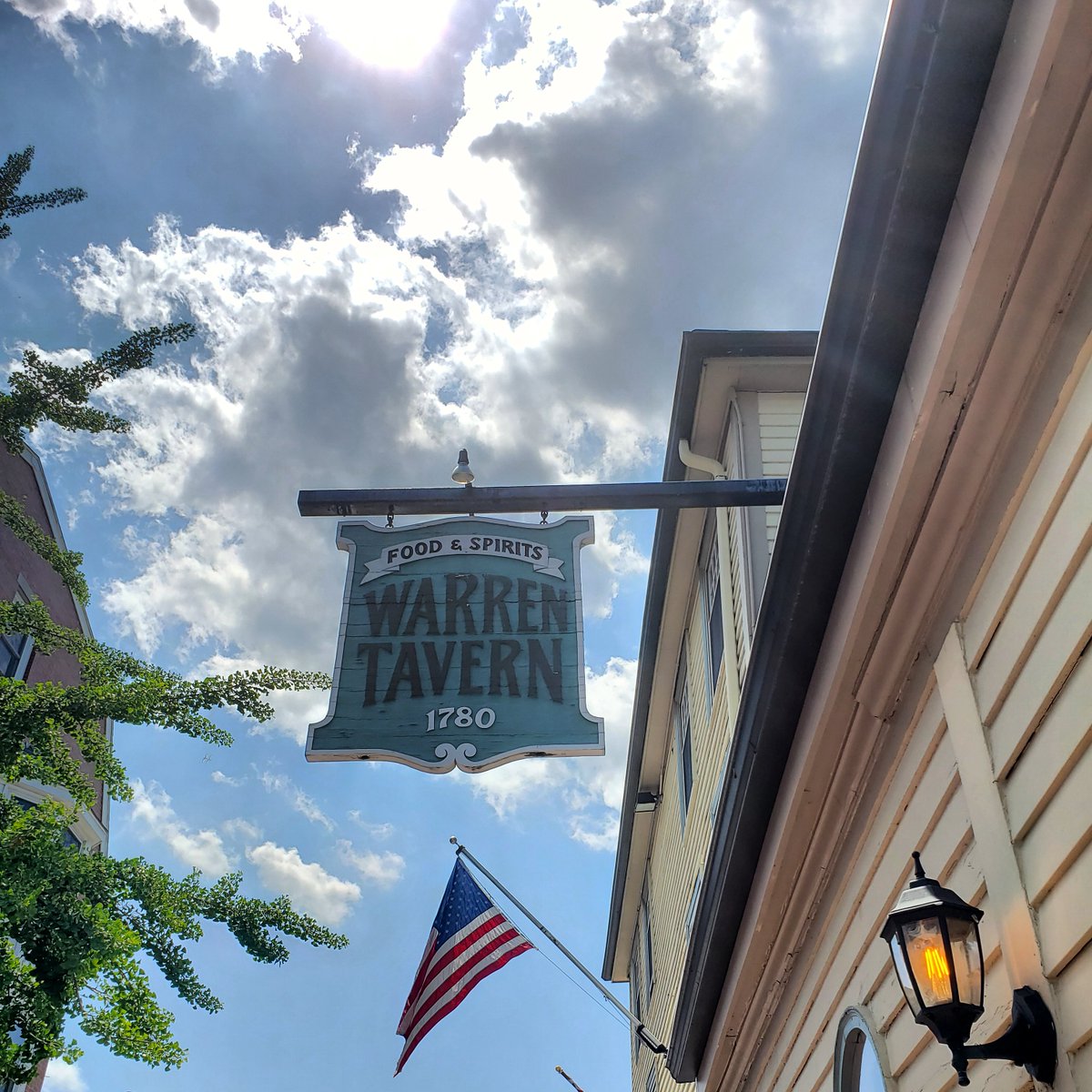 Warren Tavern, founded in 1780 in Charlestown, is the oldest tavern in Massachusetts, still in its original building and location.

Guests of Warren Tavern have included Paul Revere, Benjamin Franklin, &amp; and George Washington.

🍺