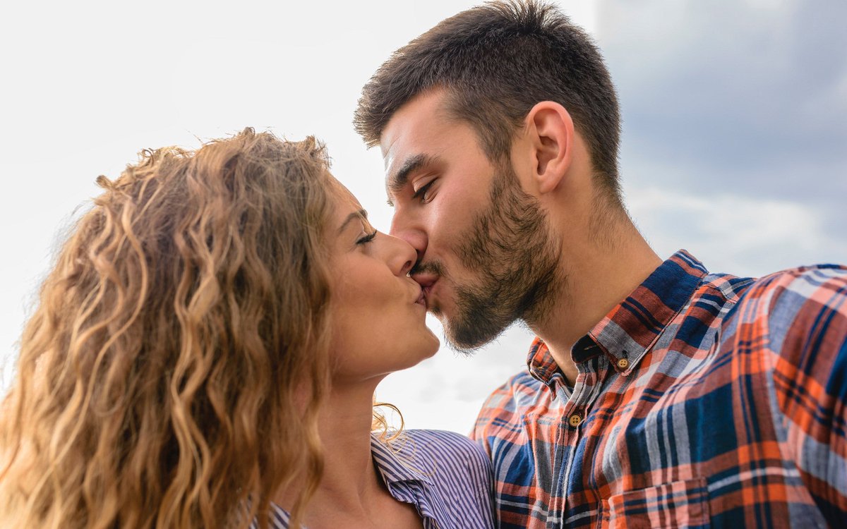 Kiss Wallpaper Hd Download For Android Mobile