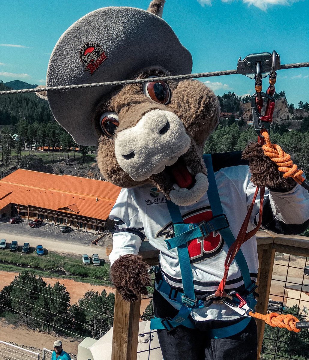 NuggetTheMascot's tweet photo. Do you have a favorite part of our @RapidCityRush season ticket holder event yesterday at @RushmoreTramway?
I think I tried just about everything.
#Fun #AlpineSlide #Zipline #TubeSlide #ChairLift #ECHLMascotoftheYear https://t.co/a65JIf6F8Y