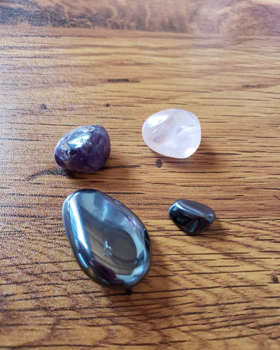 SJ_ApexKC's tweet photo. Shay found these during our packing. Something he was given a long time ago and forgot about them. Now they are mine 😁
#lovethem #sopretty #powerandprotection https://t.co/r0daQ7AG9S