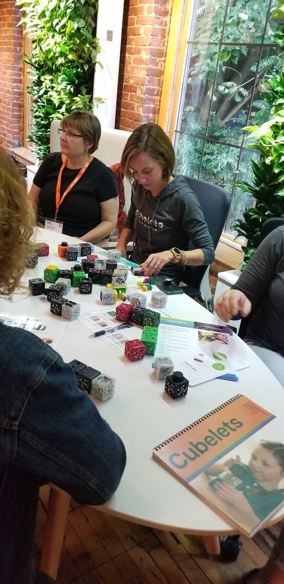 So fun to play around with cubelets with <a href="/ModRoboticsEdu/">Modular Robotics EDU</a> #STEMCampEDU