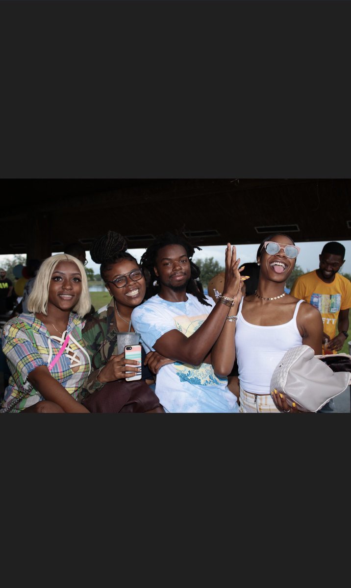 FARfromNAIVEx4's tweet photo. @ this point i was gettin kicked out the picture ๐๐
#SummerTimeCookout19 ๐ฅ https://t.co/cRDjRexBEM