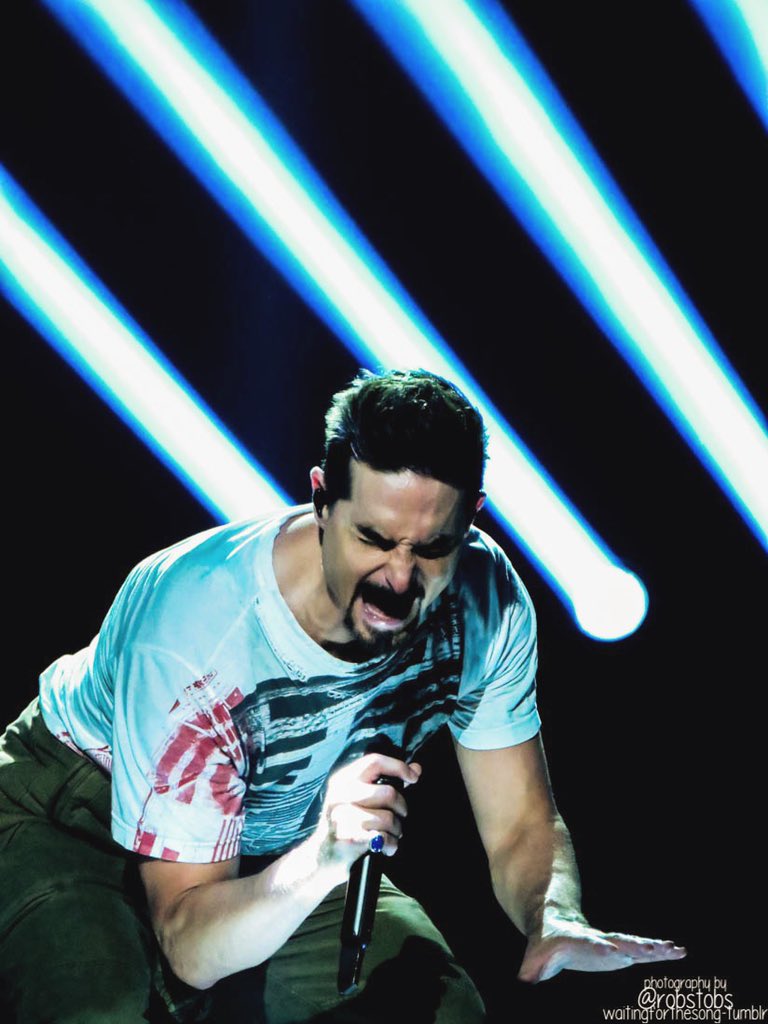 robstobs's tweet photo. Iโm going through my @backstreetboys pics from Saturdayโs show in Vancouver and...I gotta say, theyโre really not too bad for being 19 rows back and having the wrong settings the whole show (bc Iโm an idiot and thatโs how I roll) ๐คฆ๐ผโโ๏ธ๐ #BSBVR https://t.co/5PSZ1l46L9