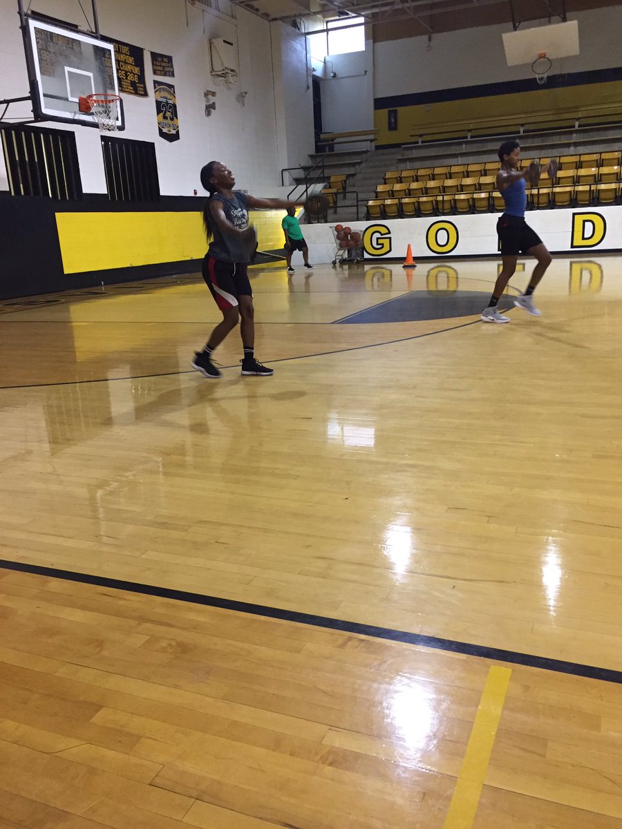 courtney tell tweet media