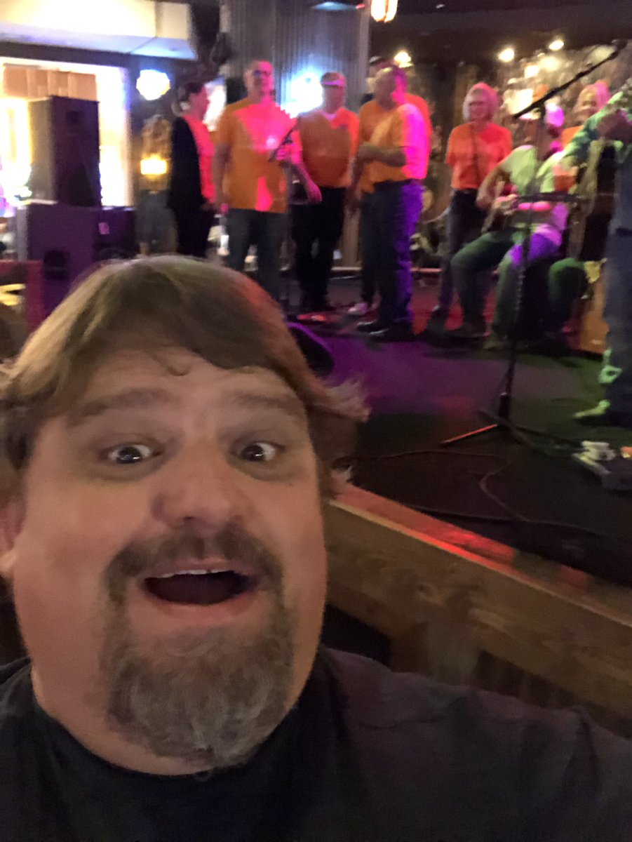 thebuffalopyle's tweet photo. They Sing too. @GabbartCom https://t.co/iaCBBCgivD
