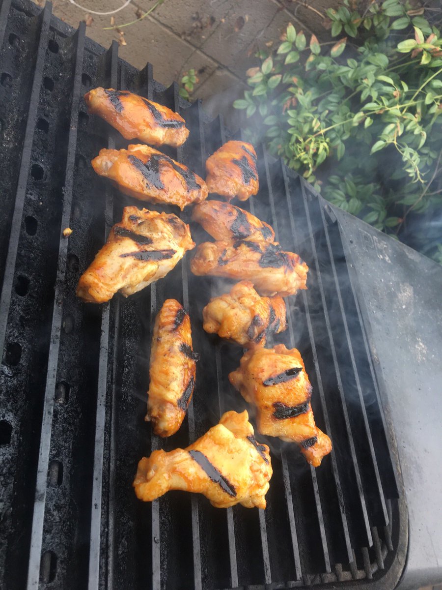 Fired up the <a href="/pkgrills/">PK Grill & Smoker 🔥</a> to celebrate that #NationalChickenWingDay <a href="/GrillGrate/">GrillGrate</a>