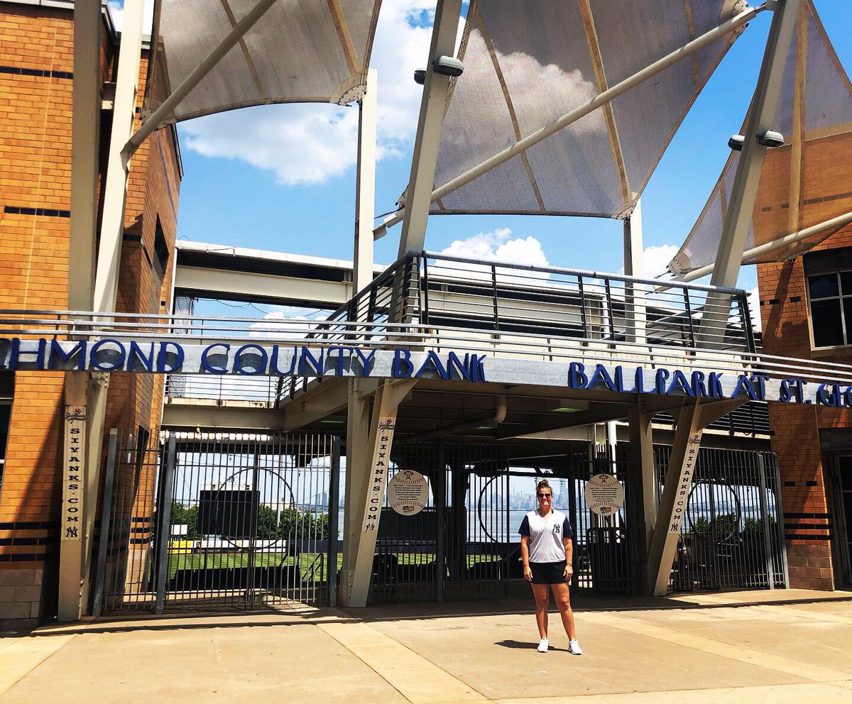 ESUSoftball's tweet image. I had such an amazing weekend being on set filming for an upcoming Judd Apatow movie at the Staten Island Yankees Stadium. Thank you @GameChangingFlm for all your amazing work!!! #statenislandyankees #JuddApatow #AmazingWeekend #LoveTheGame
