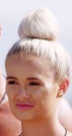 StephenBearne's tweet photo. Molly Mae's bun looks like Aunt Flo and Makka Pakka 😂😂 #loveIslandfinal https://t.co/rpwy1qnEcZ