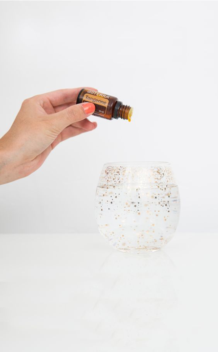 OilsByStephanie's tweet photo. Add one to two drops Tangerine essential oil in water, smoothies, teas, or lemonade for flavoring. https://t.co/SxdDlBBrLE https://t.co/fxJvn73L7Q