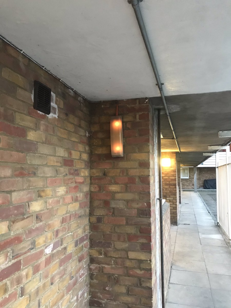 angryresident1's tweet image. @Royal_Greenwich Reported this repeatedly since January &amp;amp; believe it or not it’s never been fixed! Myself &amp;amp; our wonderful caretaker have told #greenwichcouncil numerous times it’s not the bulb it’s the fitting. Maybe 8 months of reporting it will finally get it sorted #royaljoke