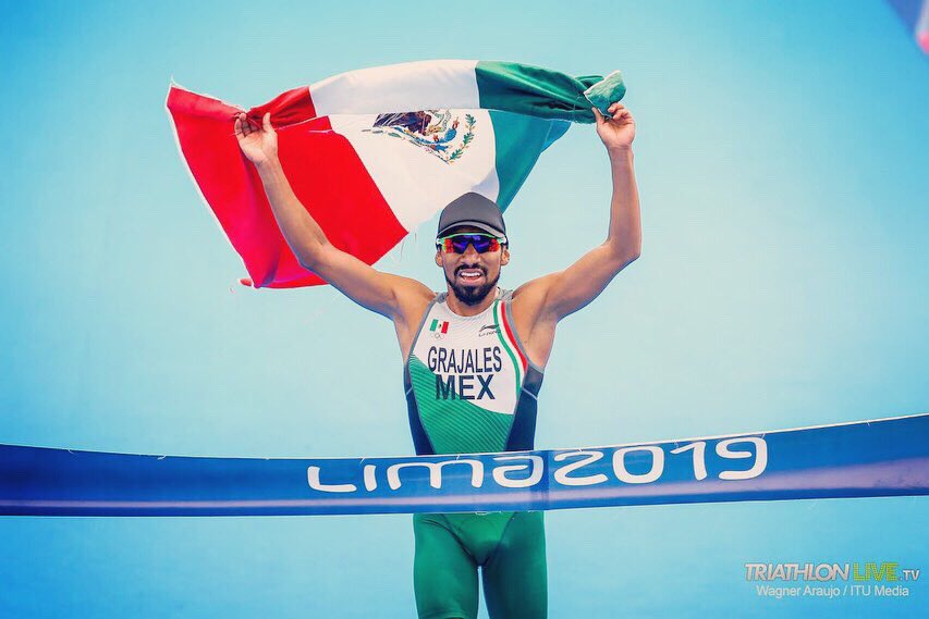 (1-3)Esto es una locura amigos, como dije “es un sueño del cual no quieres despertar”. Agradecido y con el honor de volver a ponerme los colores de mi bandera y defenderla a muerte. México se vio muy unido haciendo equipo. (1-3)