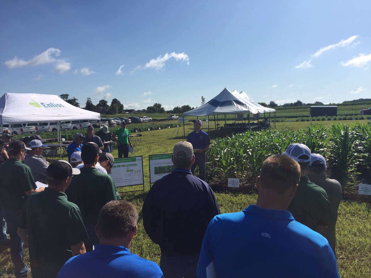 BillTjentland's tweet photo. Excellent day for Enlist Weed Control System training with the SW MN @PioneerSeeds team. https://t.co/QkCdxNKx3x