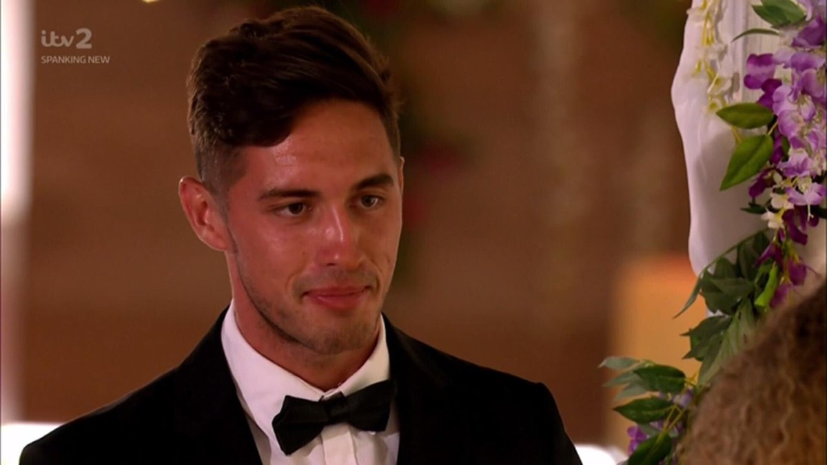 Where do we find a guy like these two? Asking for myself #loveIslandfinal