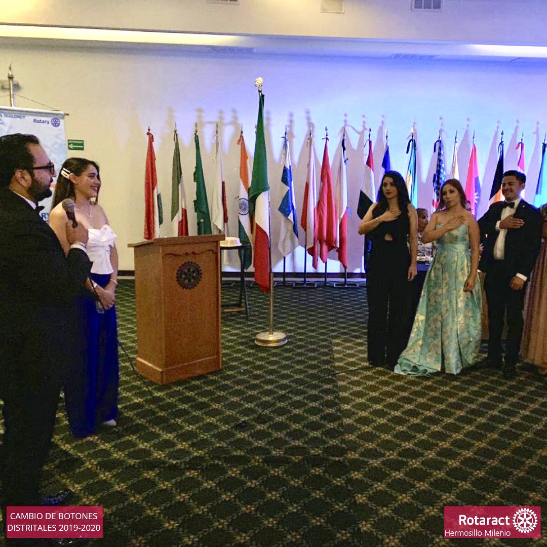 RacHmoMilenio's tweet photo. El fin de semana asistimos al Cambio de Botones Distrital 2019, donde la presidenta y socias de nuestro club aceptaron su cargo como funcionarios para apoyar al distrito de la mejor manera, siempre conectando a Rotary con el Mundo. 
@RotaryDE @rotaract https://t.co/kPnJi38JQr