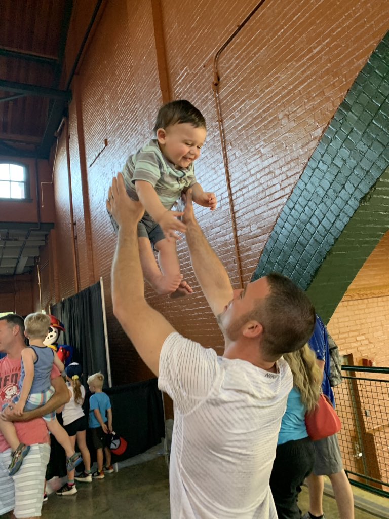 Loved our sweet Friday night with @LaurenWAVE3TV <a href="/JudeRedfield/">Jude Redfield</a>, my hubs and our boys — watching the <a href="/LouisvilleBats/">Louisville Bats</a> take a W!