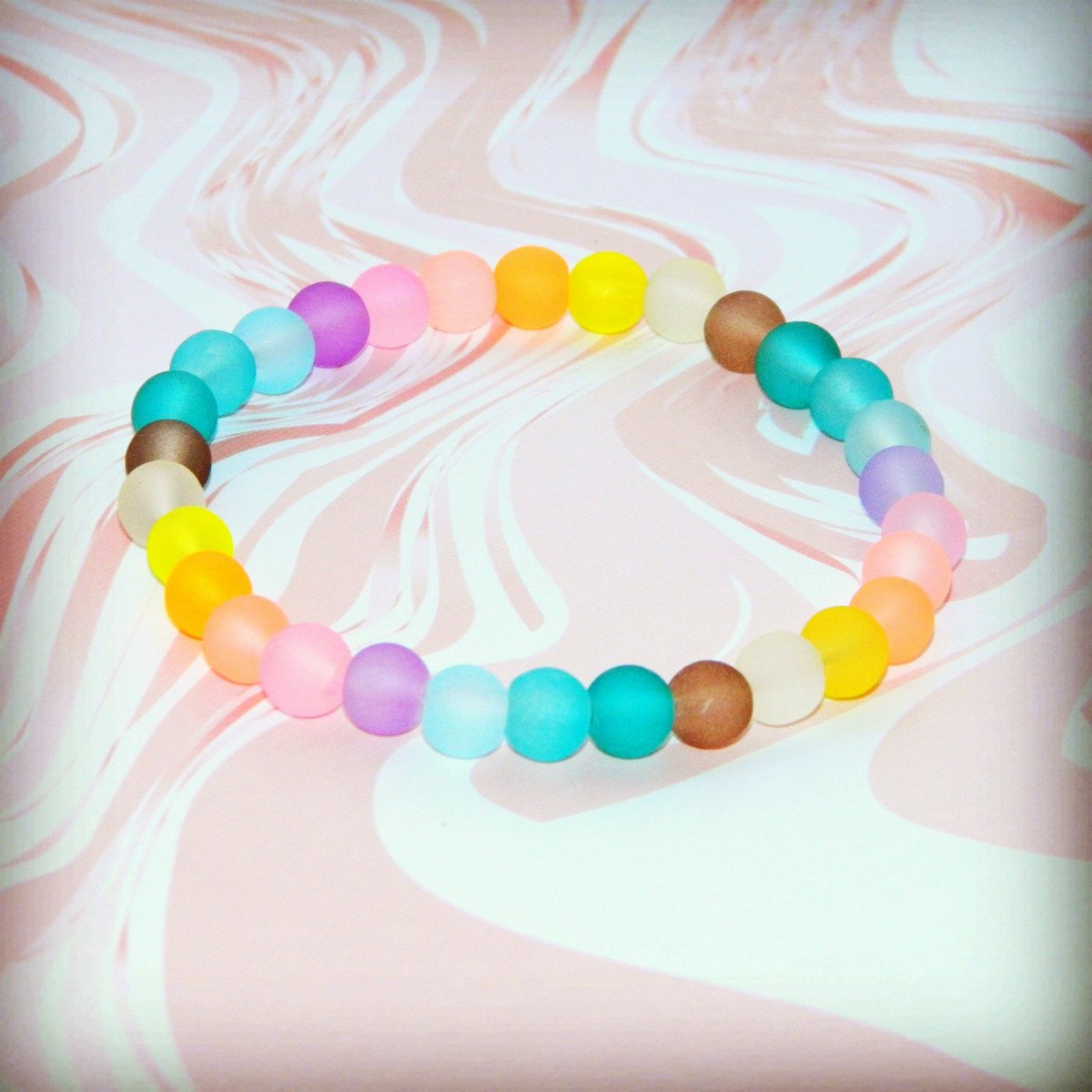 Heute bring ich mal ein bisschen Farbe ins Spiel 🧡💚💙💛💜

#polaris #beads #Bracelets #handmade #handmadejewellery #handmadejewelry #perlenarmabnd #rainbow #modeschmuck
