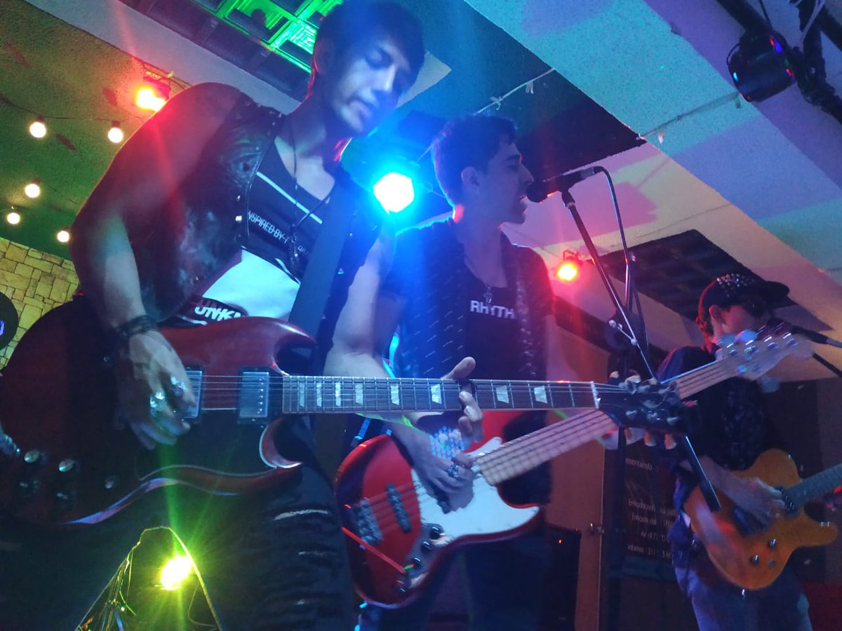 Nada como un Fin de semana lleno de rock  para empezar semana cargado de la mejor energía #Bogota #FelizLunes #FelizInicioDeSemana