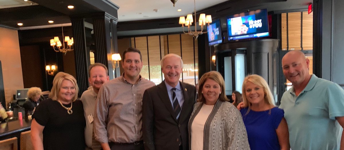 Farmington SD saying hello to Governor Hutchinson while taking a break from AAEA. ⁦<a href="/effect_ar/">EdEffectAR</a>⁩