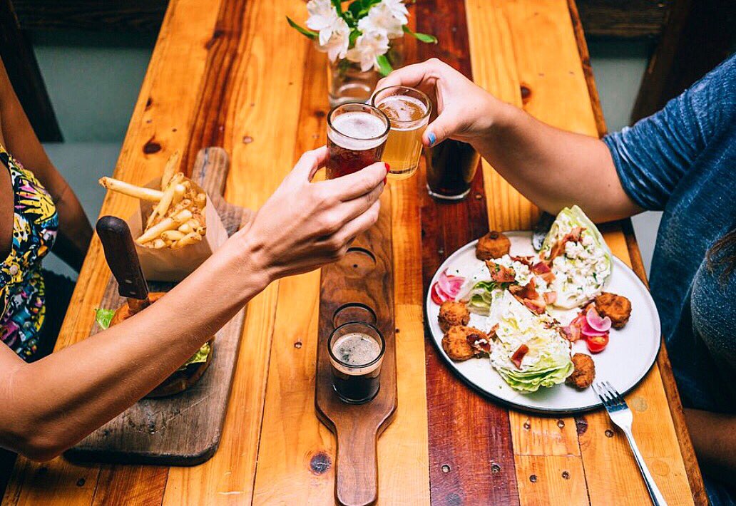 garagebarsd's tweet photo. Cheers to a new week! Check us out for happy hour from 4pm-7pm daily!
#happyhour #gaslampdistrict #sandiego #garagekitchenandbar #gkb https://t.co/XymAIrV6Yy