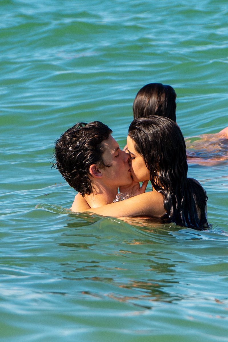TheShawnMedia's tweet image. Shawn and Camila at a beach in Miami today