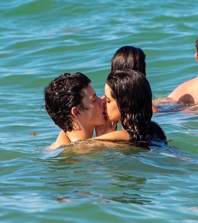 TheShawnMedia's tweet image. Shawn and Camila at a beach in Miami today