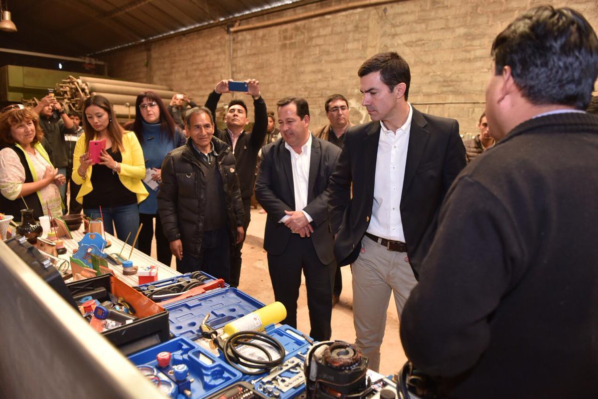 UrtubeyJM's tweet photo. Con @RLavagna entendemos cuáles son las prioridades de nuestro país y vamos a trabajar por una Argentina que vaya para adelante, basada en la producción y en la generación de trabajo.

#ConsensoFederal 🇦🇷❤️ https://t.co/w3fMdw2pzD
