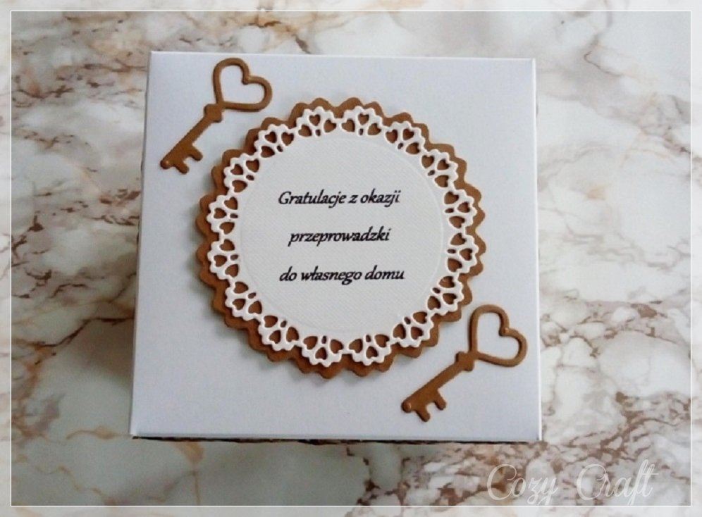 CozyCraft_pl's tweet image. Leśny domek - exploding box, który zrobiłam dla kuzynki z okazji przeprowadzki do własnego domu.
#explodingbox #rękodzieło #handmade #cozycraft #pudełko #tekturki #laserowelove