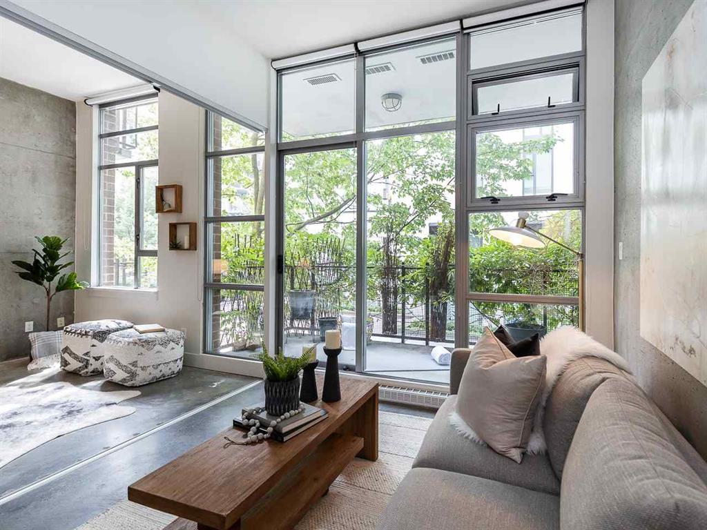 This Soma loft features a minimalist design, 10ft ceilings, floor to ceiling windows, polished concrete floors &amp; exposed concrete walls.

View the listing -> vancitylofts.com/r2392727-205-2…

205 - 2635 Prince Edward St | $525,000

Listed by RE/MAX Select Realty