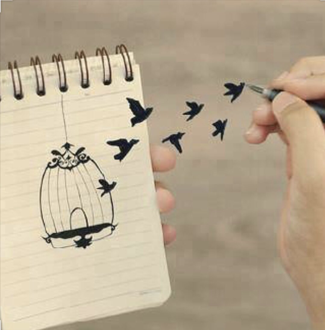 لا تنشد الشوق عني وإنت ادرى بي
نفسي تمناك وإنت أغلى حبايبها

وأغلى من عرفته من هلي وناسي
مايجزي لك وصف اروع قصايدها 🦋