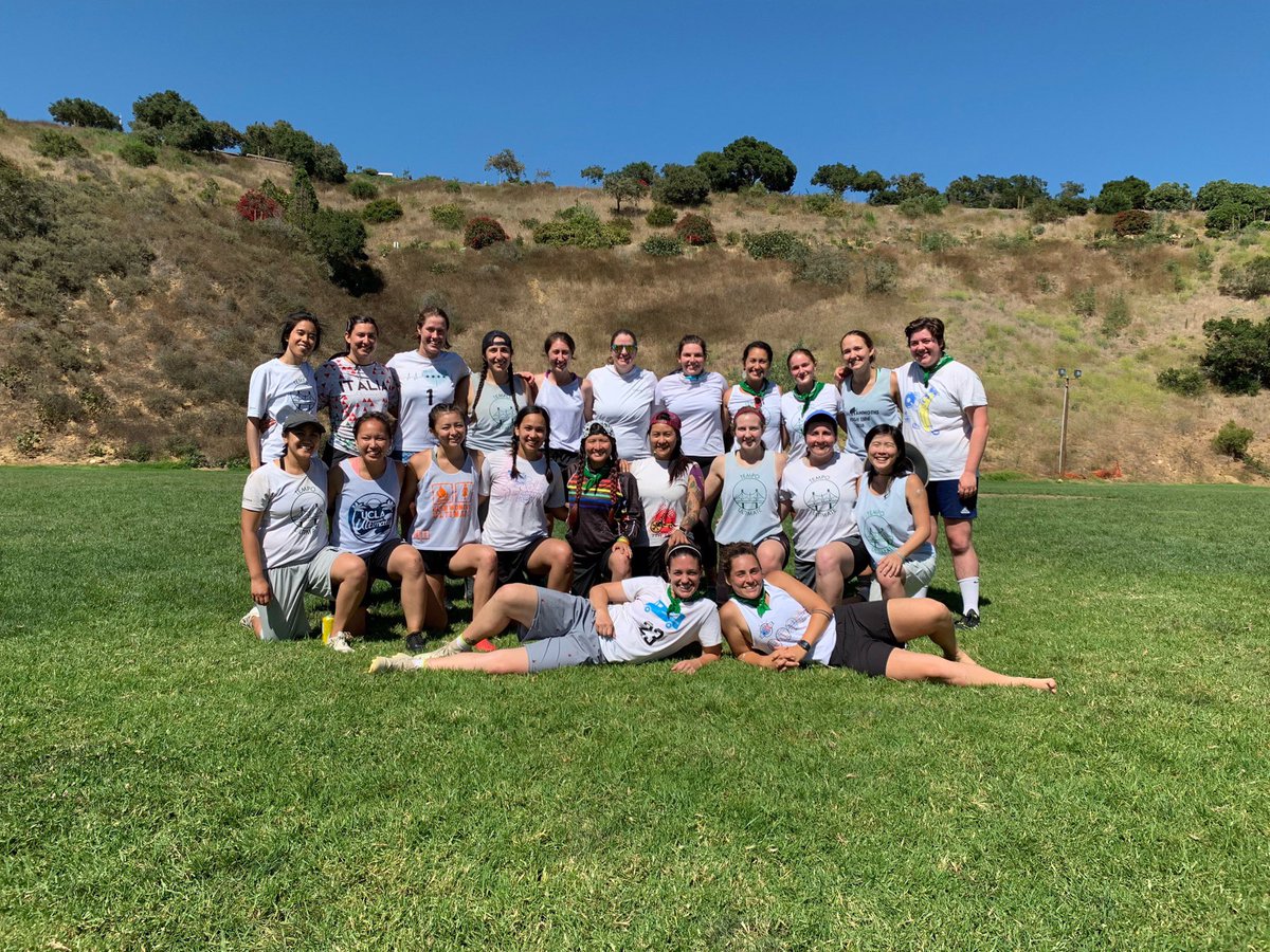 tempoultimate's tweet image. 🎉The Friend Zone and Tempo Retreat 2019🎉 Thanks to all of the wonderful people on Viva and UV who helped make the tournament possible. Can’t wait for next year! 💚 #friendzoned #retreat #tempoultimate #womxninultimate #beachday #coleslay2020 #BonBonforVP #weloveZoey
