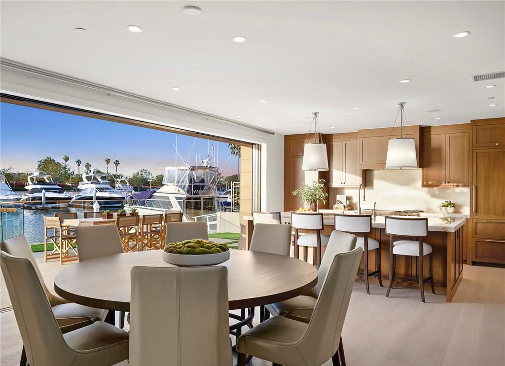 OCScottLynch's tweet photo. 𝗝𝗨𝗦𝗧 𝗟𝗜𝗦𝗧𝗘𝗗 | 𝟴𝟵 𝗟𝗶𝗻𝗱𝗮 𝗜𝘀𝗹𝗲

Stunning soft contemporary new construction within the exclusive guard gated community of Linda Isle. 

Offered at $13,995,000 https://t.co/zJ0GFBOAYn