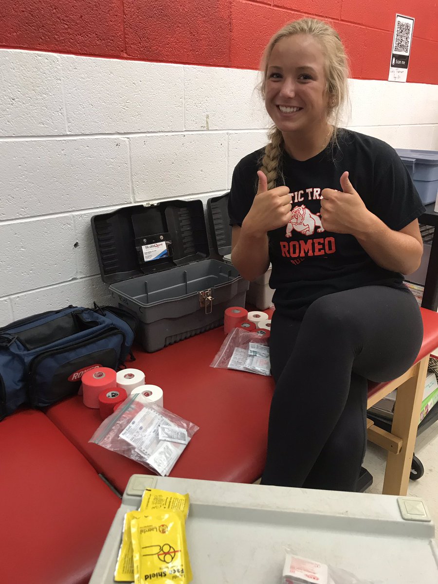 Happy 1st day of being the Fall Student Aide to Aubrey Karwowicz!! Can’t wait for an exciting season with her help❤️🐾
