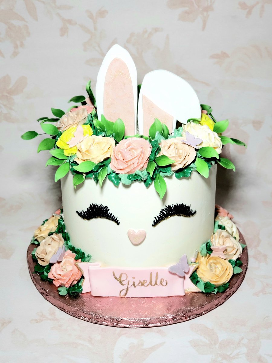 Endlescreation's tweet photo. Check out my new post from this past weekend on insta.

#bunnycake #cakes #customcakes #endlesscreationscakes 
https://t.co/OvKYuEOvcz https://t.co/EzjPd0m1FP