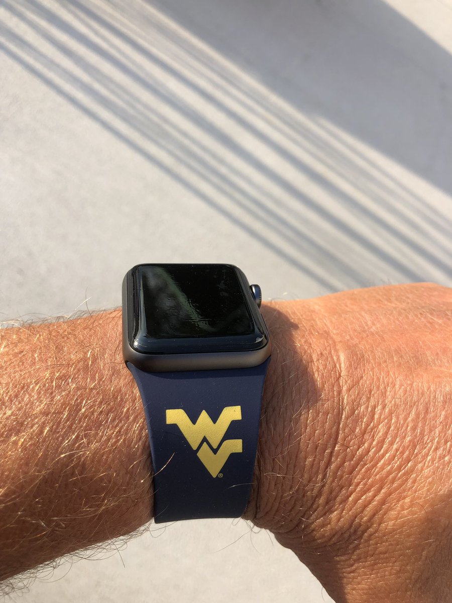 bluegoldfan21's tweet photo. Shoutout to #affinitybands for the awesome Apple Watch band. I love it, especially since it has my favorite team’s logo. I would highly recommend for everyone. Fits great and very comfortable!! https://t.co/UFIiHKkoqg