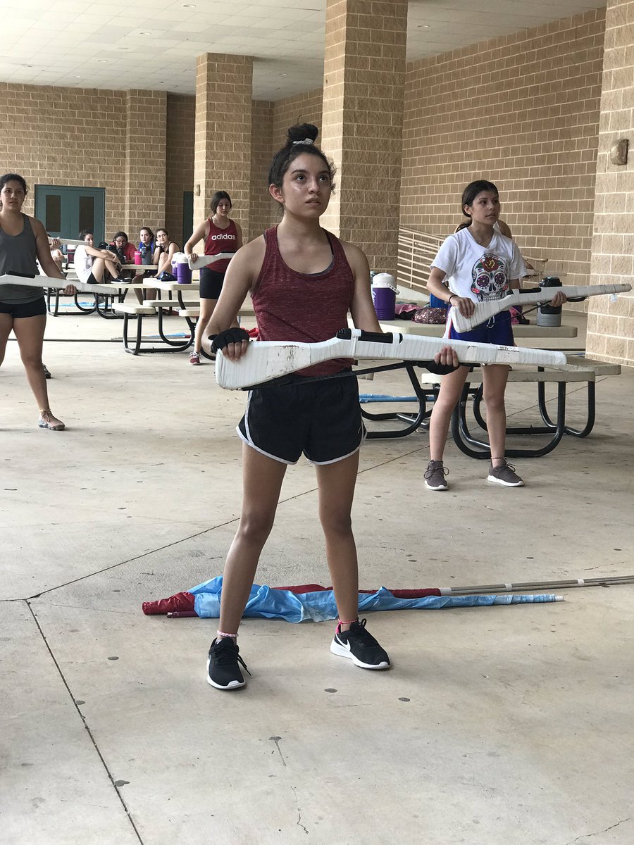 earlwarrenhscg's tweet photo. Block 2 ✅ #earlwarren #colorguard #codeofthewarrior https://t.co/n7o7SItn6U