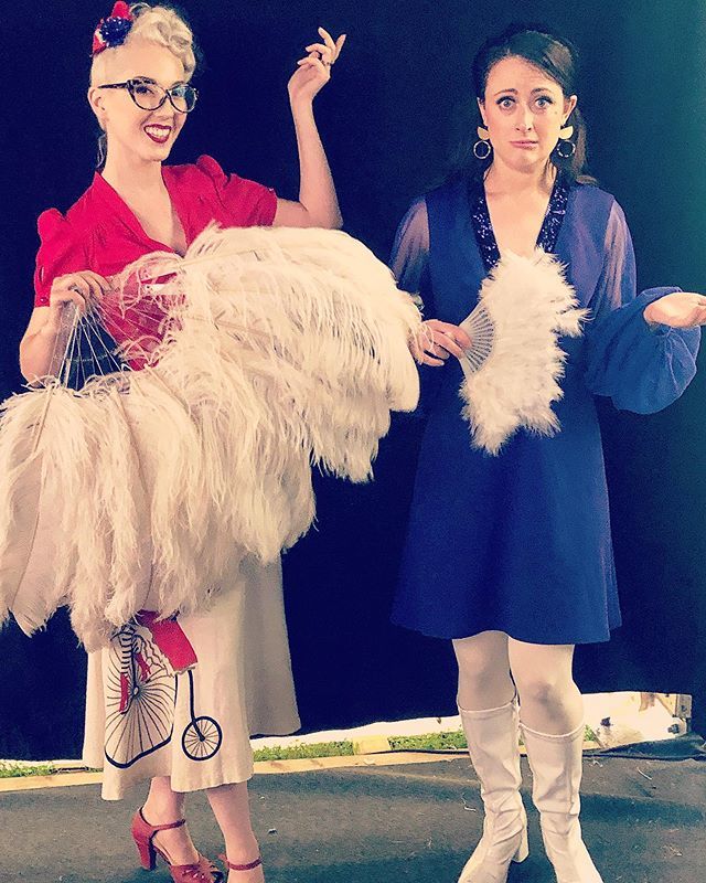 It wasn’t a competition or anything 😂 @peggyrosesings 😘❤️ @warandpeacerevival
.
.
.
#victorymarquee #feathers #fans #featherfans #burlesque #fandance #burlesquedancer #vintageburlesque #vintage #retro #vintagestyle #vintagefashion #pinup #pinupgirl #… ift.tt/2SOtFgI