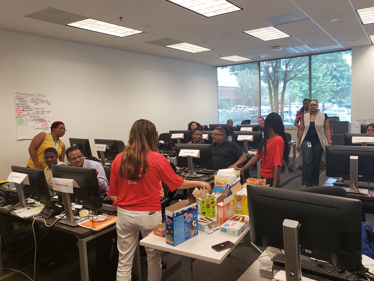 TopRecruiter007's tweet photo. One of the  reasons I truly enjoy enjoy my work place.  Today the Colleague Activity Team (CAT) passed out over 400 pieces of ice cream. It was great, I enjoyed seeing the smiles on their faces  Way to go CAT. Awesome job https://t.co/YQE9hTBTbd