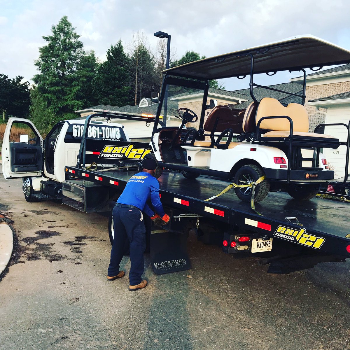 FASTSIGNSSnell's tweet photo. Early morning pickup of a vehicle we’re gonna wrap for The Sheridan at Eastside 😎 Thank you EXIT 21 Towing of Atlanta for the transport! #signs #towing #fastsigns #snellville https://t.co/uUXrSduIU5