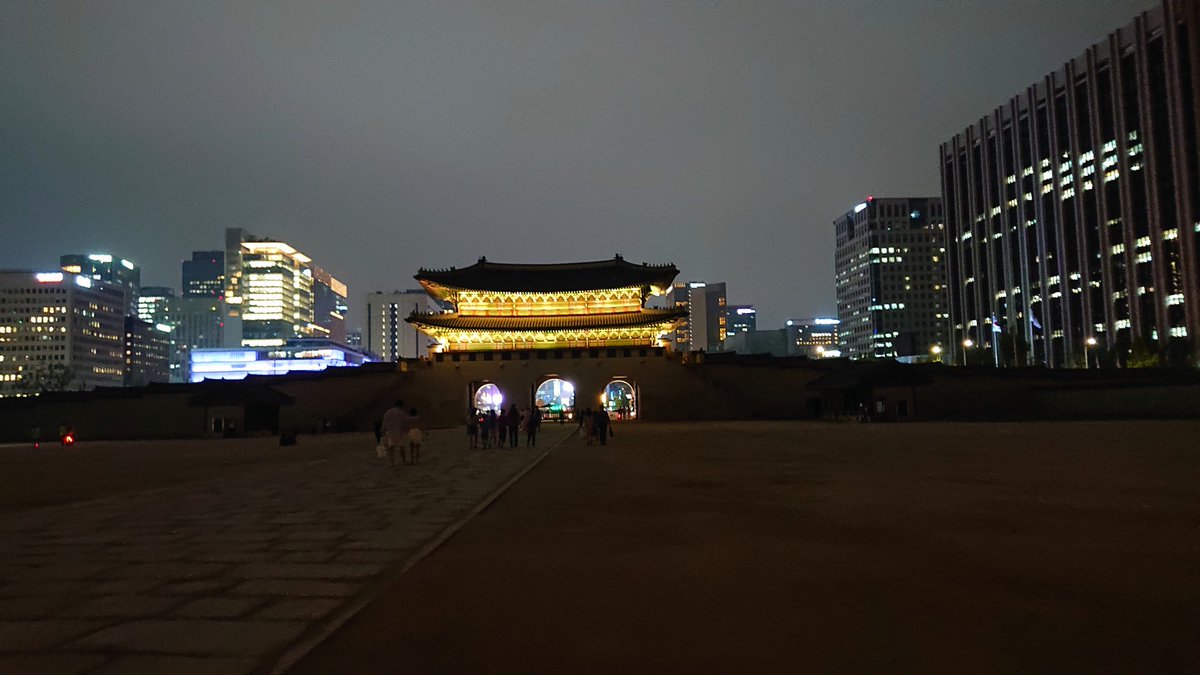 2k4y10s's tweet photo. 🇰🇷韓国旅行🇰🇷1日目❅7月24日
景福宮(キョンボックン)って結構街中にあるのね(  ˙º˙  )
景福宮自体知らなかったけど、凄かった(*ˊᵕˋ* )綺麗な建物だった！！ https://t.co/5kX3jjFvQO