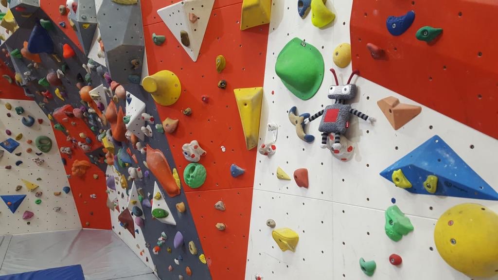 Was für ein intergalaktisches Abenteuer! 🧗🏼‍♂️
Da zitterten mir tatsächlich meine Elastobeine ein bisschen. 😉
#klettern #mutprobe #fillifuture