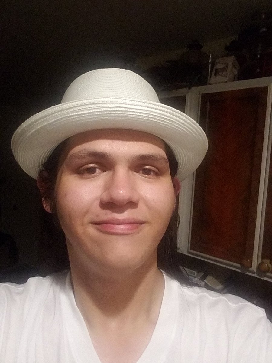 kennethcrader's tweet photo. I look like crap. I've been feeling like crap. Tonight I want a better tomorrow. To walk high and finally start taking steps to my best self. Depression is crushing some days, but I'm starting to feel a little better. Hopefully it lasts for a bit. https://t.co/Flnq5Do2d0